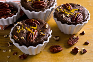 Cupcake chocolate with nuts