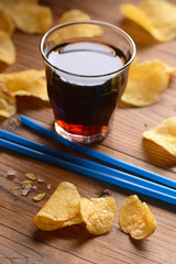 patatine fritte con bevanda analcolica