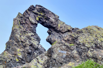 Stone ring phenomenon formation in the mountain