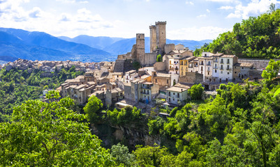 Fototapeta na wymiar Pacentro - impressive medieval village in Abruzzo,Italy