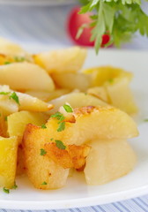 Roast potatoes with fresh herbs