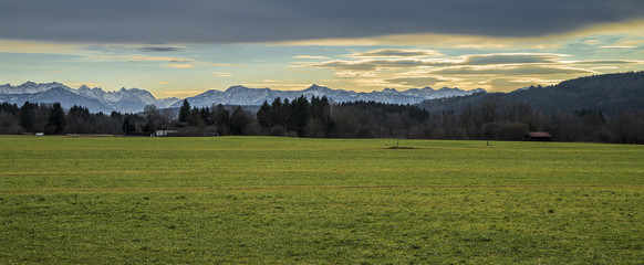 Alpenpanorama hinter Gelting bei Geretsried und Wolfratshausen