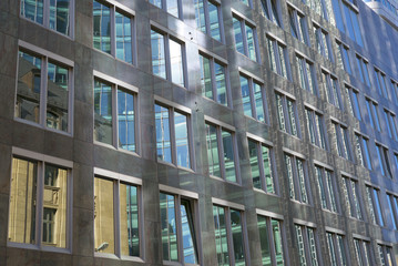 Fassade eines modernen Bürohochhauses in Frankfurt am Main, Deu