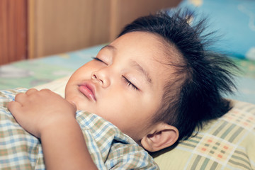 Obraz na płótnie Canvas boy ,child sleeping