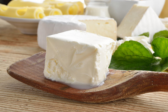 robiola formaggio cremoso fresco