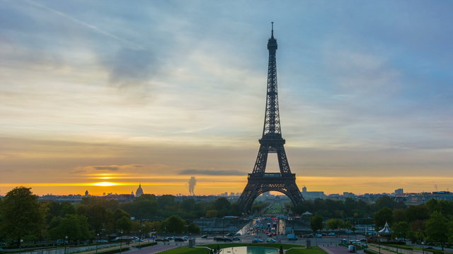 4K timelapse of Paris at sunrise with the Eiffel Tower at Trocadero