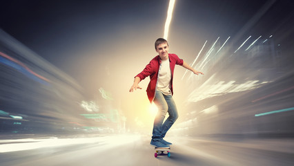 Fototapeta na wymiar Guy on skateboard