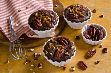 Fototapeta na wymiar Cupcake chocolate with nuts