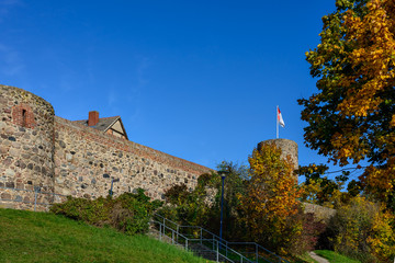 Templiner Stadtmauer mit "Eulenturm"