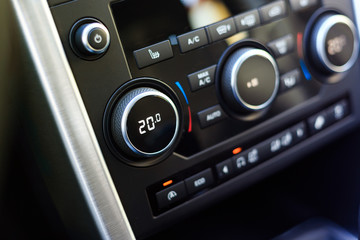 Air conditioning knob showing optimal temperature