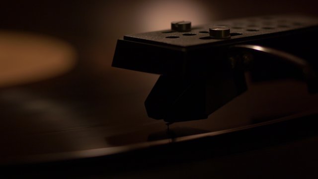 Vintage vinyl turntable