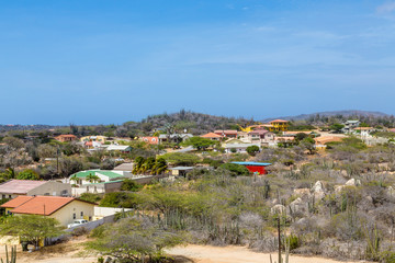 Obraz premium Kolorowe domy na pustyni Aruba