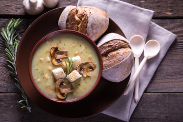 Cream soup with mushrooms