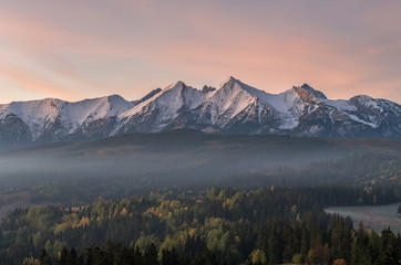 Obraz na płótnie Canvas Morning panorama of Tatra Mountains in autumn, Poland