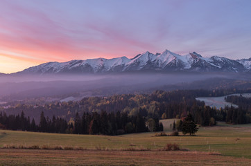 Naklejka premium Morning panorama of Tatra Mountains in autumn, Poland