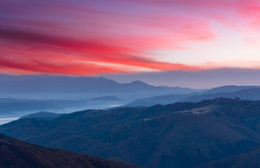 Fototapeta premium Colorful sunset in the autumn mountains.