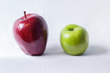 Apple ruler measurement comparison.