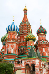 Fototapeta na wymiar St Basil Cathedral in Moscow.
