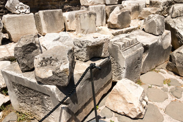 Famous Roman ruins in Rome