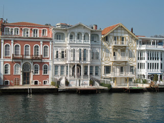 Naklejka premium Les yalis d'Istanbul, maisons ottomanes sur les bords du Bosphore, Turquie