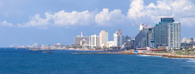 Zelfklevend Fotobehang Panoramic view of the city of Tel Aviv and the Mediterranean sea  © STOCKSTUDIO