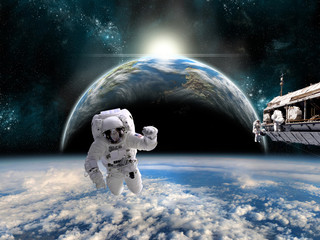 Zespół astronautów pracuje na stacji kosmicznej - elementy tego zdjęcia dostarczone przez NASA. - 94801519
