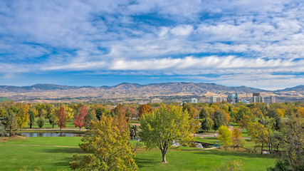 Fototapeta na wymiar Boise skyline and park in the fall