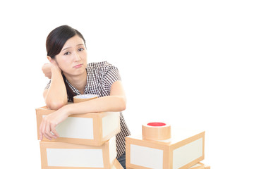 疲れた表情の女性