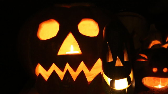 Halloween pumpkin head jack lantern, night 