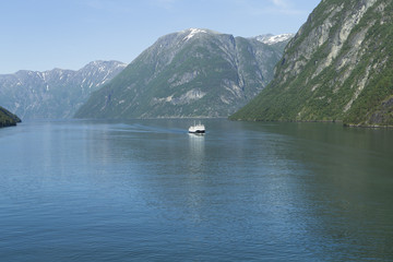 Schiff im Geirangerfjord