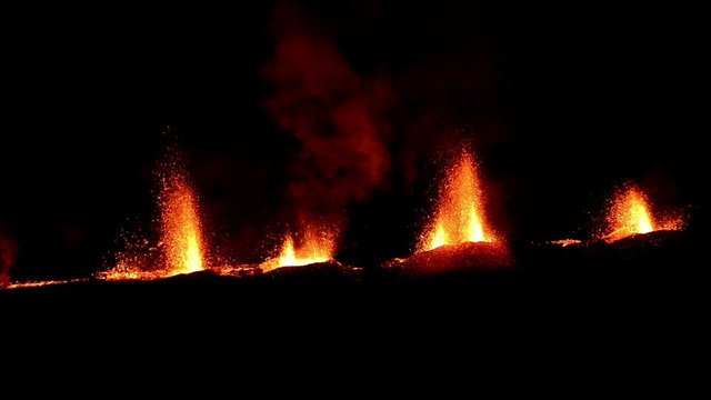 Crat&egrave;re en &eacute;ruption , Ile de la R&eacute;union