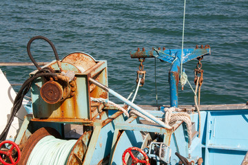 Moteur à bord d'un chalutier au port de Douarnenez 