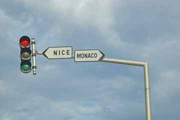 Stop light with direction sign, Nice or Monaco
