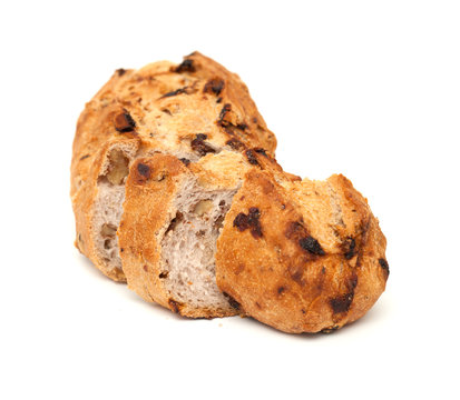 bread with raisins and walnuts