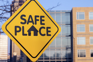Safe place sign - obrazy, fototapety, plakaty