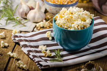 Domestic organic popcorn with herbs