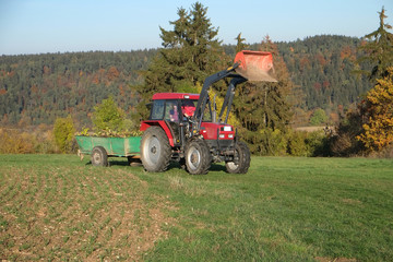 Traktor mit Anhänger © Otto Durst