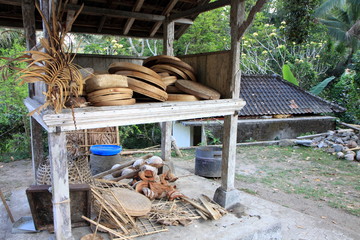 Stand mit alten Körben