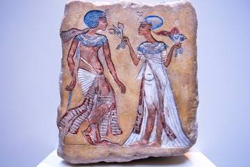 Pharaoh and his wife from 14th century BC on egyptian relief - obrazy, fototapety, plakaty