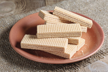 Plate with wafers