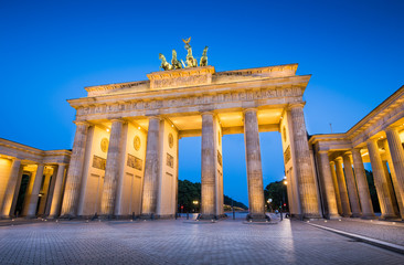 Brandenburg Gate at dawn, Berlin, Germany