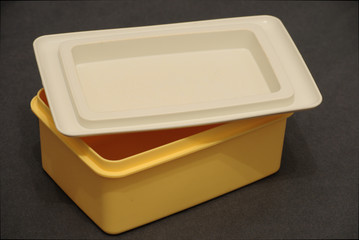 Tupperware butter dish (close up)