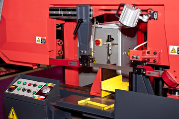 Industrial band saw cutting machine