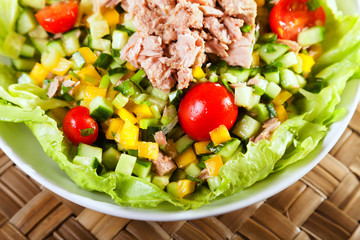 Salad with tuna