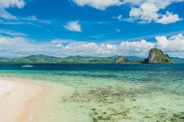Fototapeta na wymiar Beautiful island seaviews in El Nido, Philippines.