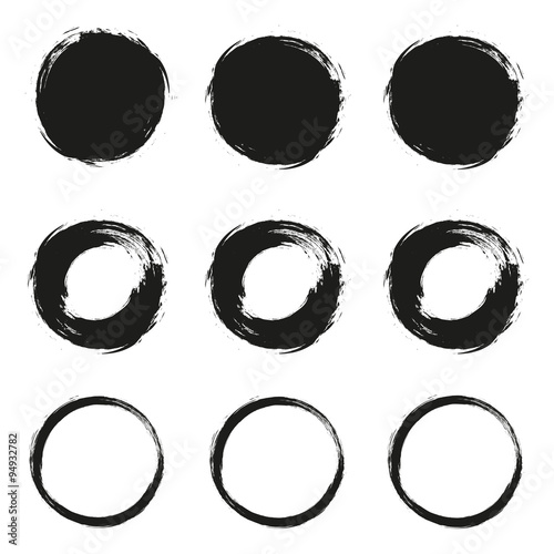 "Set grunge circle brush on a white background" Stockfotos und