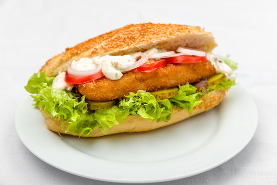 Backfisch auf einen Br&ouml;tchen