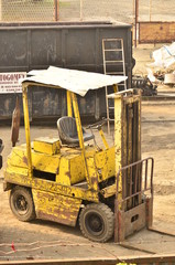 Wózek widłowy © idealphoto