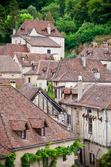 Fototapeta na wymiar French small town Saint-Cirq Lapopie view from above