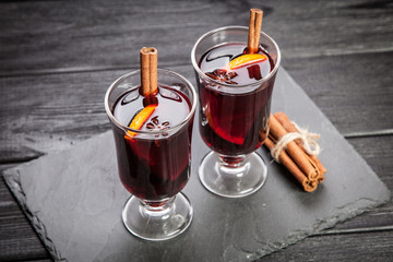 Mulled wine with cinnamon and orange